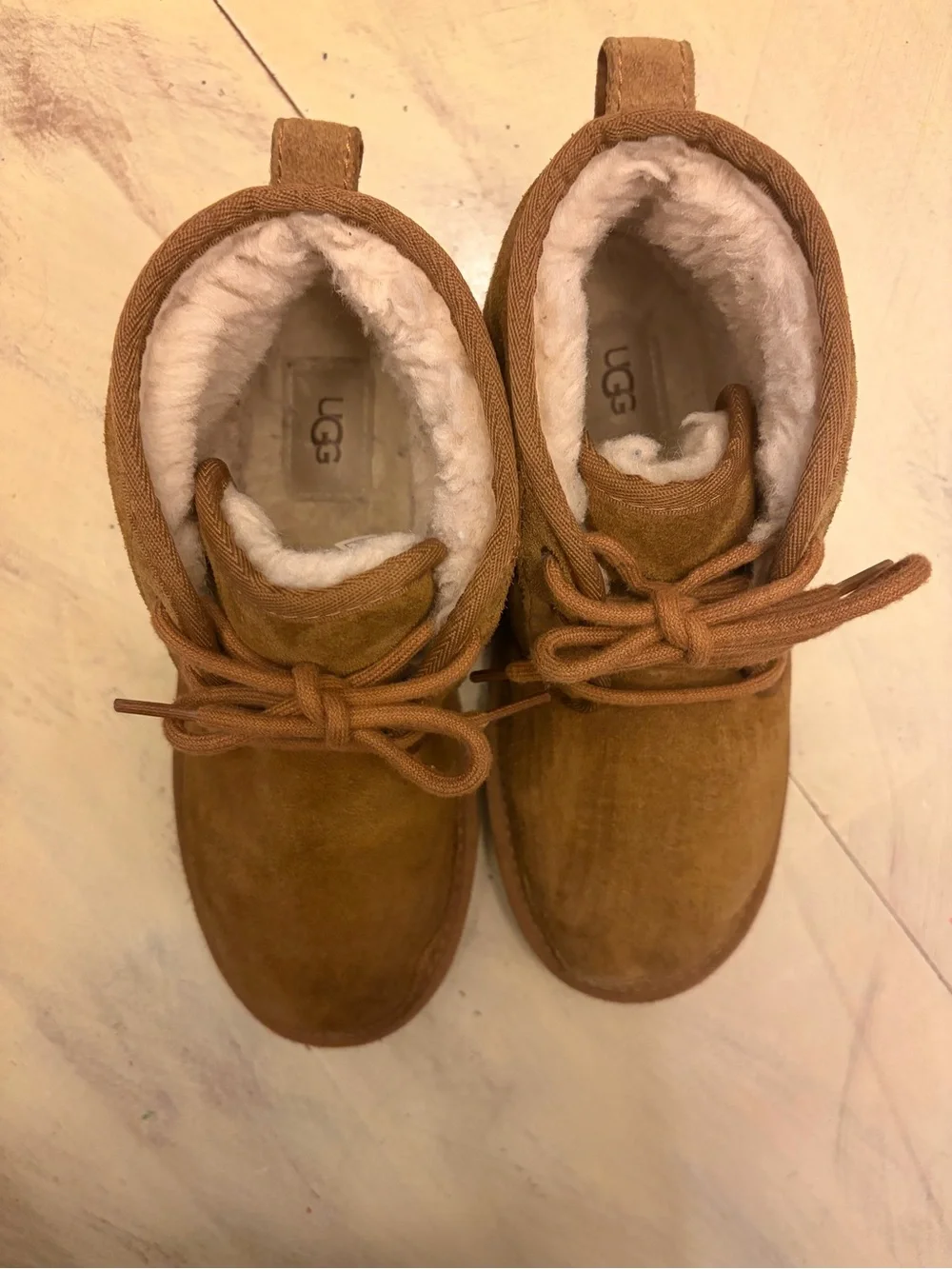 Big Kids UGG Neumel II Ankle Boots - Chestnut Suede, Size 5 US 1017320K